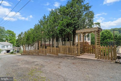 /international/us/609-elizabeth-street-houtzdale-pa-110100764957/