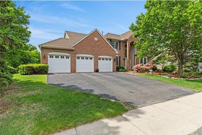 /international/us/16943-candlewood-parkway-eden-prairie-mn-110108383386/