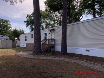 /international/us/14004-laurel-oak-dr-smithfield-va-110108655474/