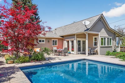 /international/us/746-c-street-ashland-or-110107805207/