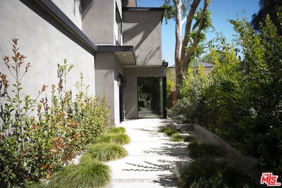 /international/us/3848-vantage-ave-studio-city-ca-110106758855/
