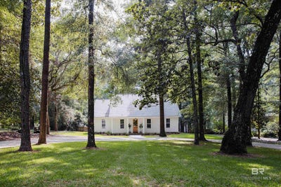 /international/us/23875-2nd-street-fairhope-al-110108537583/
