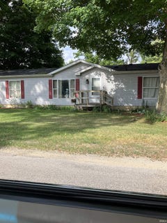 /international/us/17866-main-street-plymouth-in-110101019768/