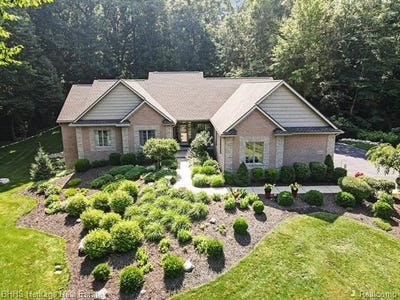 /international/us/513-timbermill-lane-howell-mi-110100592585/