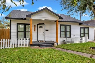 /international/us/726-w-richard-avenue-kingsville-tx-110120157644/