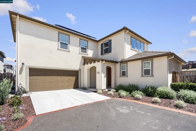/international/us/2214-daimler-st-lathrop-ca-110108340134/