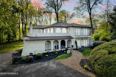 /international/us/14-line-road-holmdel-nj-110107461357/