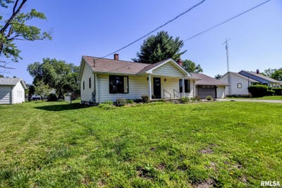 /international/us/215-w-boyd-street-taylorville-il-110108437533/