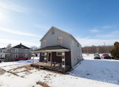 /international/us/37-allen-street-iron-river-mi-110107241122/