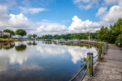 /international/us/18633-harborside-drive-cornelius-nc-110107157932/