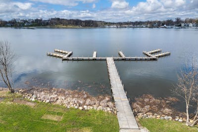 /international/us/413-strauss-unit-14-avenue-green-lake-wi-110103718483/
