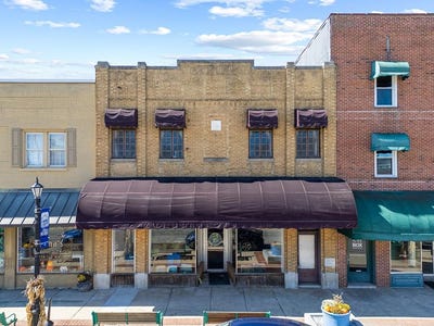 /international/us/516-n-main-st-hillsville-va-110097998097/