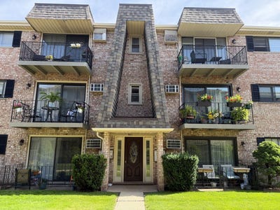 /international/us/5321-n-delphia-avenue-chicago-il-110109133876/