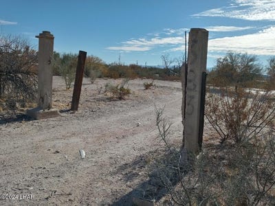 /international/us/3836-w-third-avenue-yucca-az-110105020677/