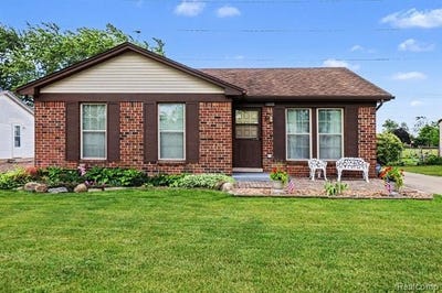 /international/us/19055-hyde-park-drive-woodhaven-mi-110108932148/