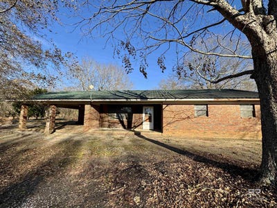 /international/us/322-e-4th-street-atmore-al-110106729856/