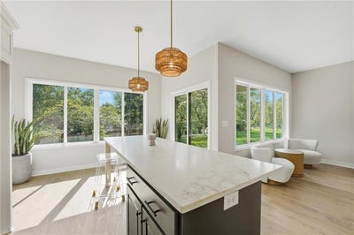 /international/us/213-nw-orchard-court-lee-s-summit-mo-110104588114/