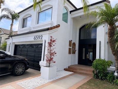 /international/us/6592-silverspur-lane-huntington-beach-ca-110120085547/