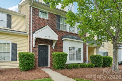 /international/us/2038-oakstone-drive-monroe-nc-110108077949/