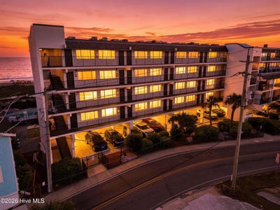 /international/us/222-carolina-beach-avenue-n-carolina-beach-nc-110119694242/