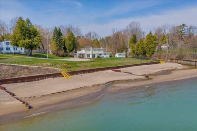 /international/us/7226-lakeview-drive-lexington-mi-110107030084/