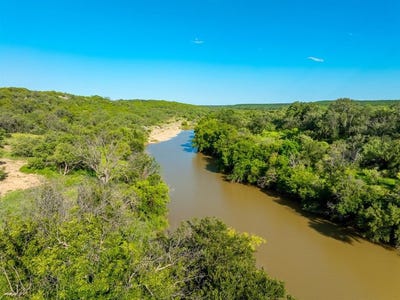 /international/us/13500-county-road-224-no-city-tx-110099274500/