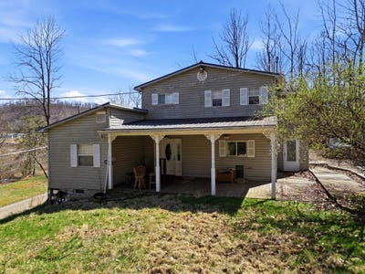 /international/us/535-county-road-104-chesapeake-oh-110106377119/