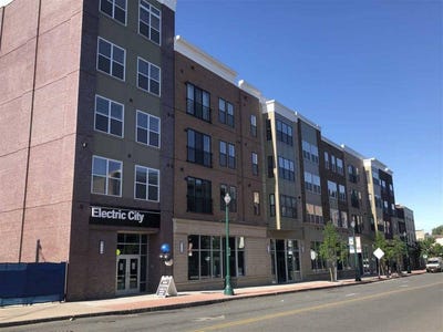 /international/us/240-state-street-schenectady-ny-110100987087/