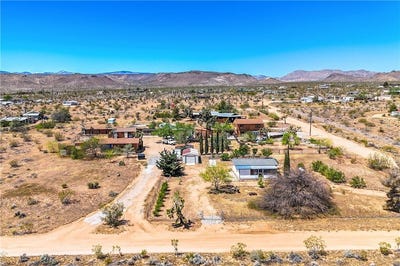 /international/us/1010-wamego-yucca-valley-ca-110105218482/