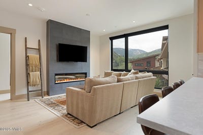 /international/us/42-riverfront-lane-avon-co-110101142652/