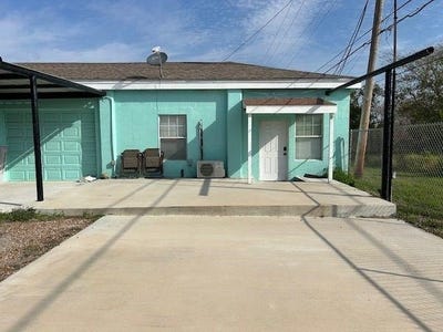 /international/us/633-n-commercial-street-n-aransas-pass-tx-110107807419/