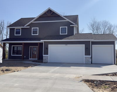 /international/us/11792-everett-avenue-allendale-mi-110107334388/