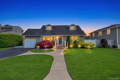 /international/us/33-peachtree-lane-hicksville-ny-110107960157/