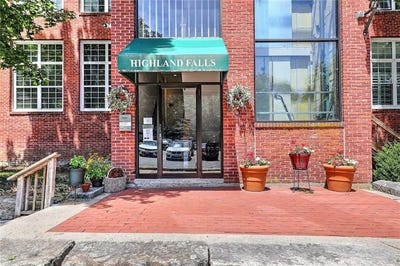 /international/us/2-school-street-lincoln-ri-110100550546/