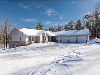 /international/us/4304-alder-street-bemidji-mn-110105734766/