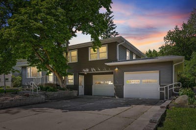 /international/us/1029-w-13-street-cedar-falls-ia-110108437988/