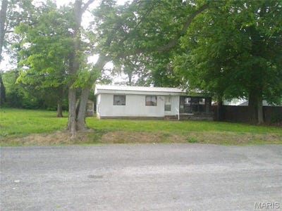 /international/us/606-e-college-street-sparta-il-110107908447/