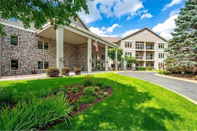 /international/us/5200-pathways-avenue-white-bear-lake-mn-110101147911/