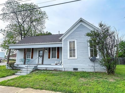 /international/us/202-e-morgan-street-franklin-tx-110100944124/