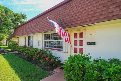 /international/us/1990-ne-33rd-street-lighthouse-point-fl-110120059548/
