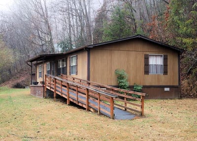 /international/us/185-skylift-road-sylva-nc-110097668223/?lang=zh-tw