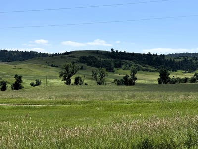 /international/us/e20-holmes-road-hulett-wy-110098980514/