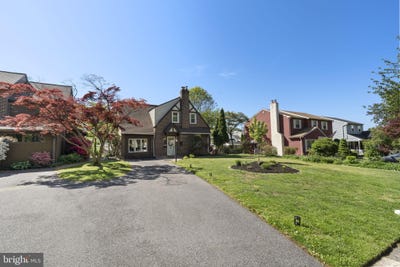 /international/us/403-walnut-hill-lane-havertown-pa-110108339196/