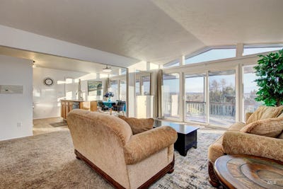 /international/us/4420-n-ginzel-street-boise-id-110098162098/