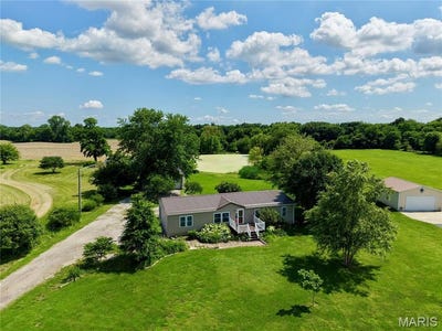 /international/us/16528-conrad-rd-road-brighton-il-110108480092/