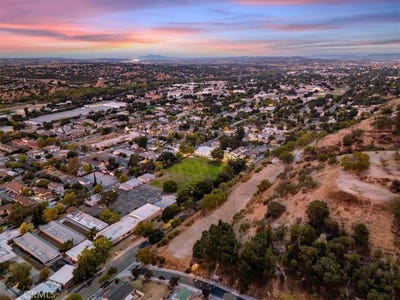/international/us/vine-paso-robles-ca-110120487175/