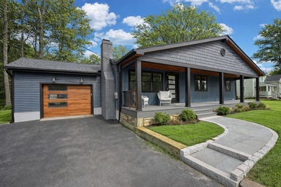 /international/us/137-walker-bungalow-road-portsmouth-nh-110106734911/