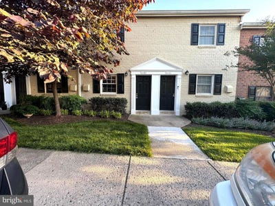 /international/us/11109-littlebrook-lane-fairfax-va-110108499416/