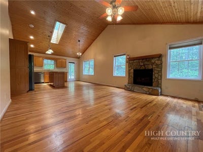 /international/us/218-jeannette-glen-west-jefferson-nc-110119337563/