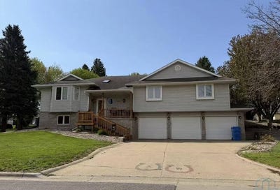 /international/us/850-e-mill-st-akron-ia-110107719965/